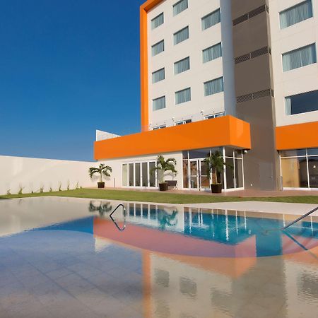 Hampton Inn & Suites By Hilton Paraíso Esterno foto