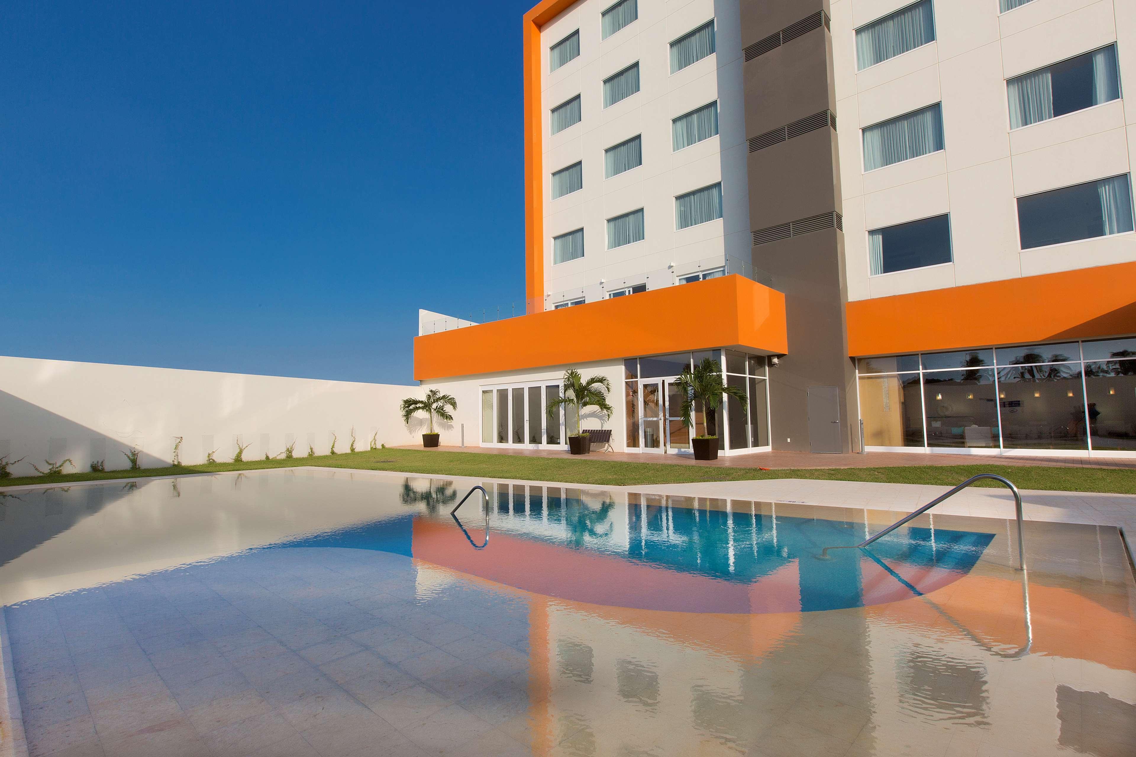 Hampton Inn & Suites By Hilton Paraíso Esterno foto