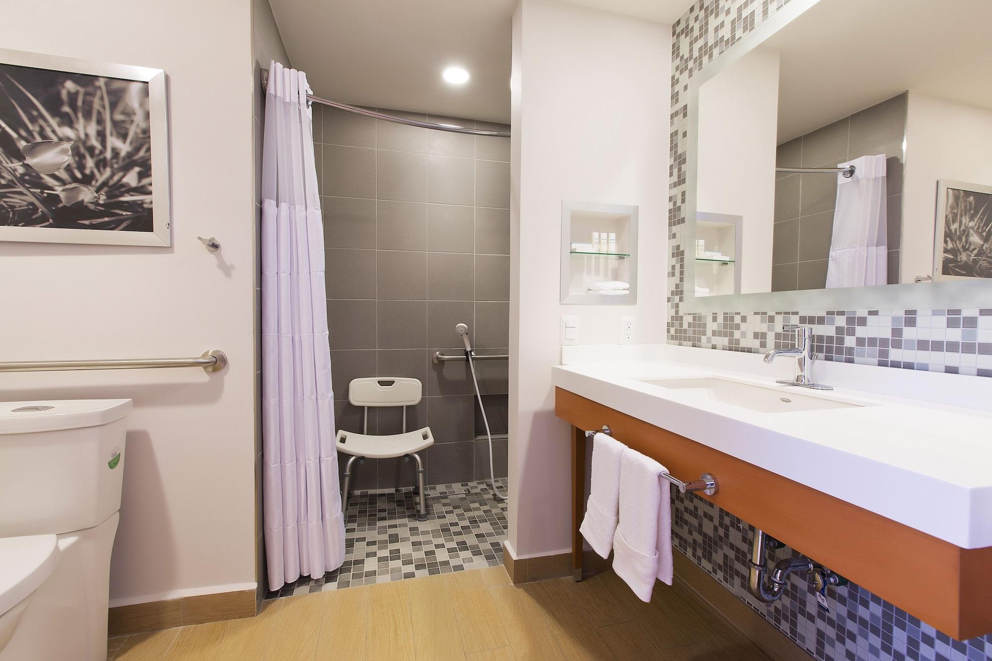 Hampton Inn & Suites By Hilton Paraíso Esterno foto