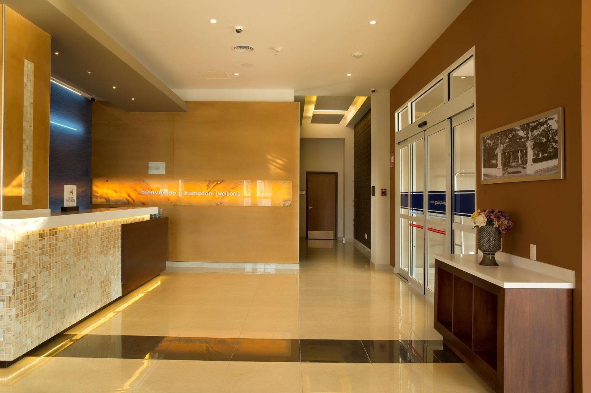 Hampton Inn & Suites By Hilton Paraíso Esterno foto