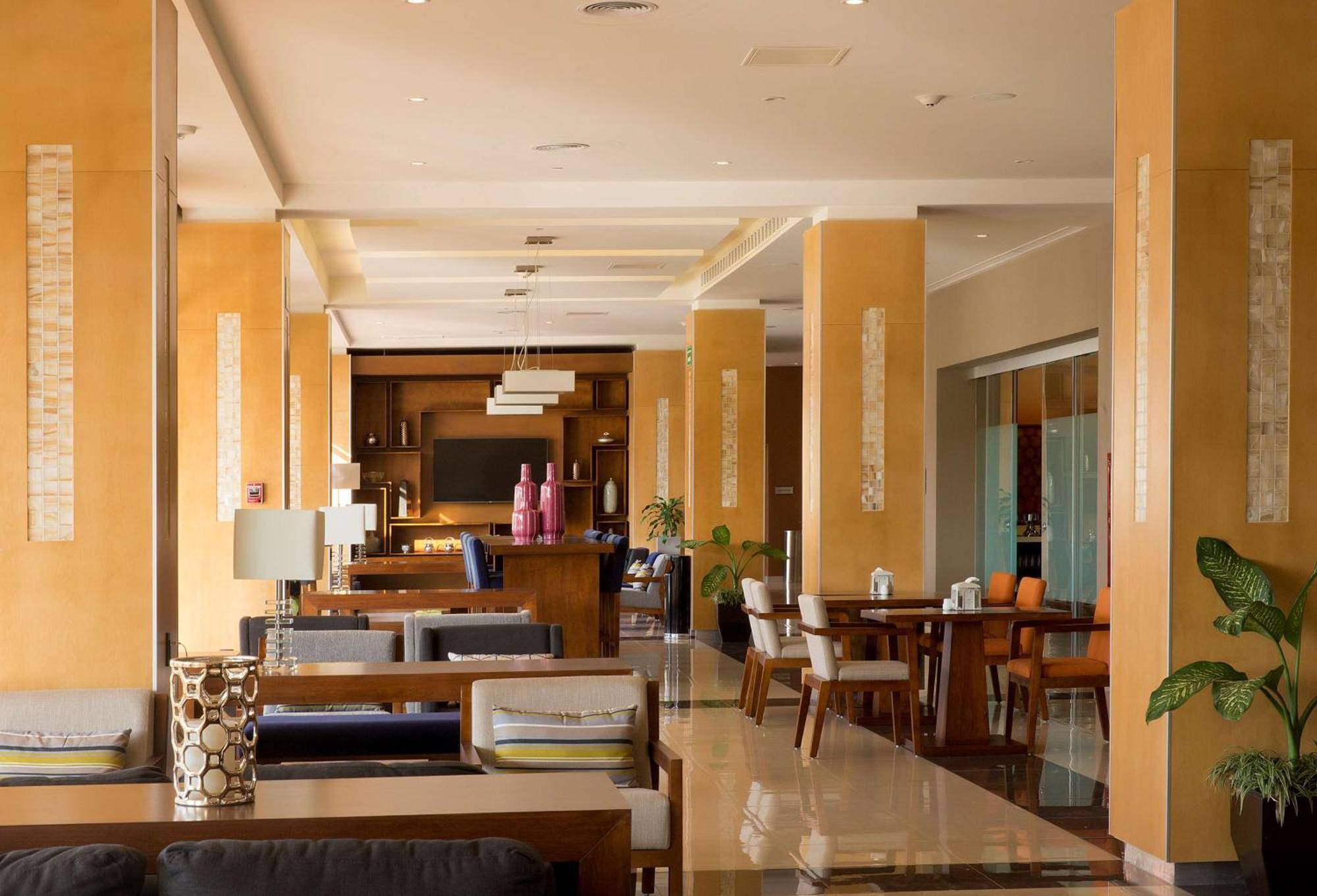 Hampton Inn & Suites By Hilton Paraíso Esterno foto