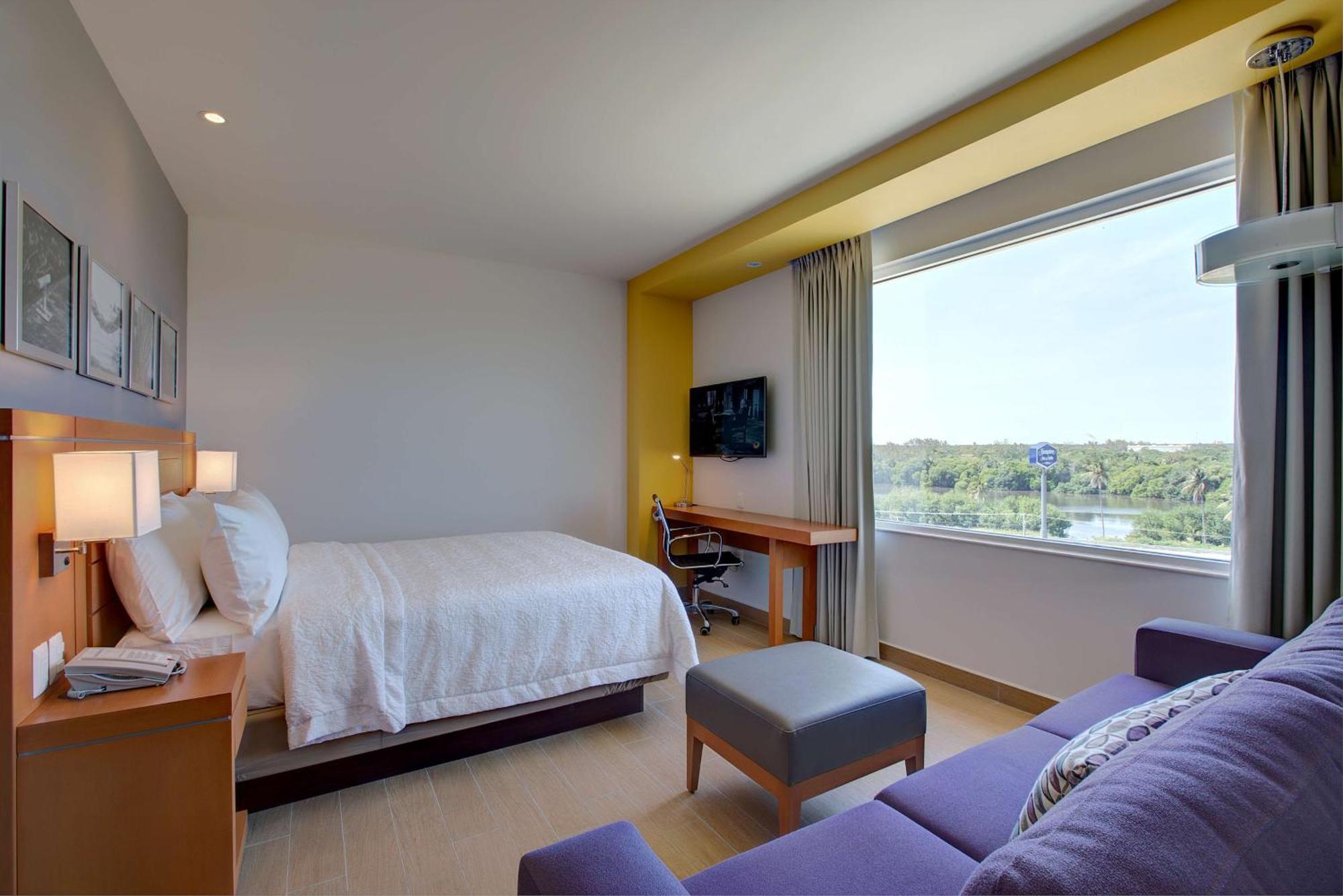Hampton Inn & Suites By Hilton Paraíso Esterno foto