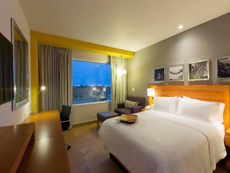Hampton Inn & Suites By Hilton Paraíso Esterno foto