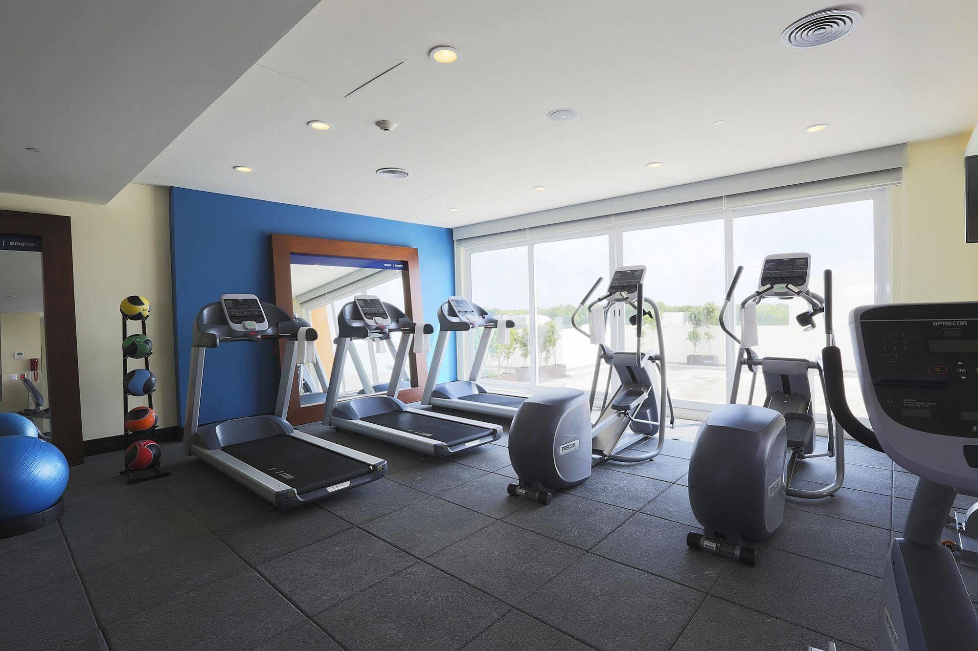 Hampton Inn & Suites By Hilton Paraíso Esterno foto